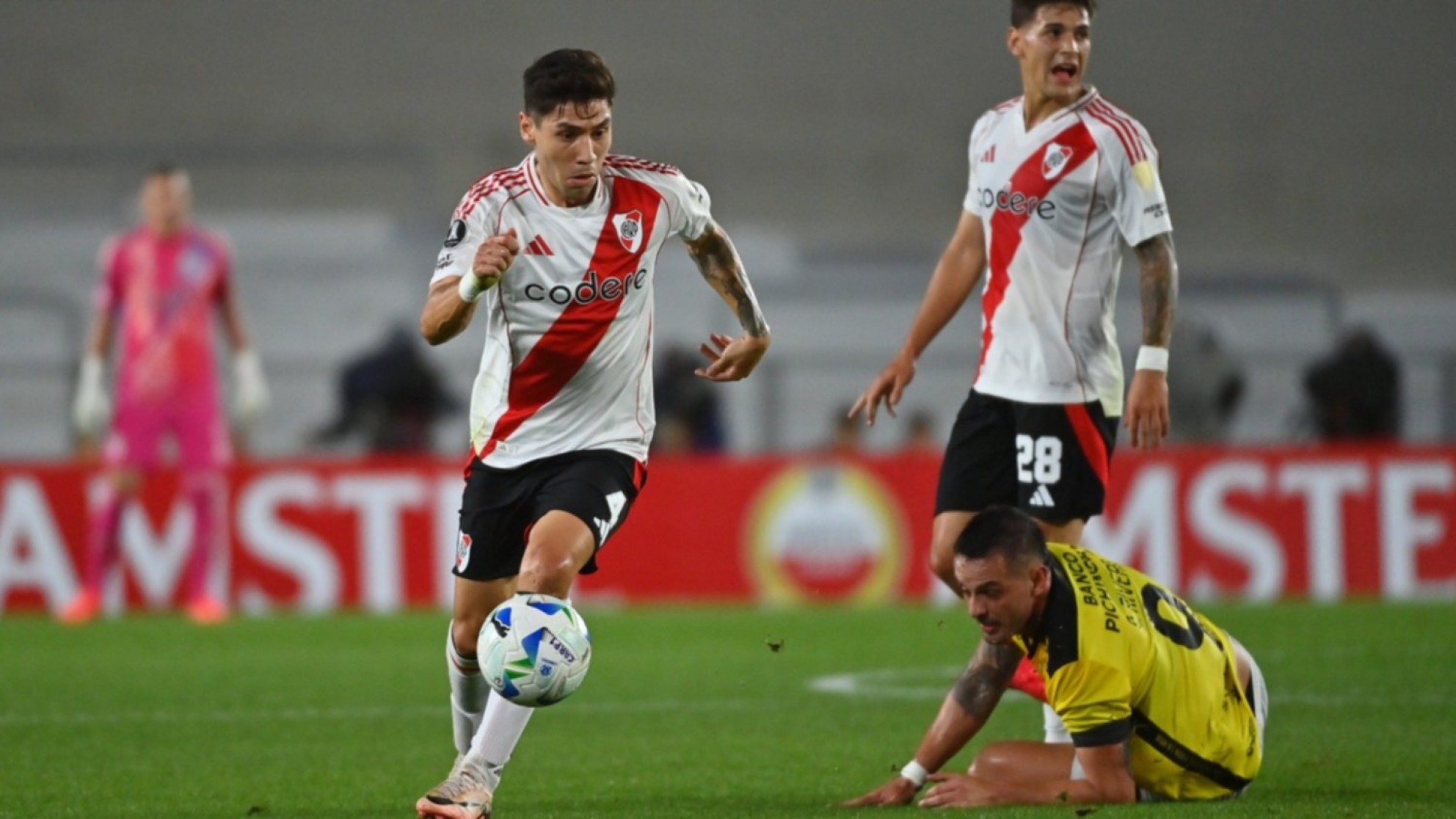River fue superior, pero no pudo pasar del empate ante Barcelona de Ecuador